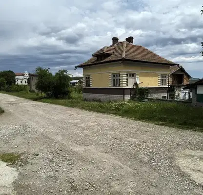 Снимка 4 — Къща във Враца, с. Голямо Пещене