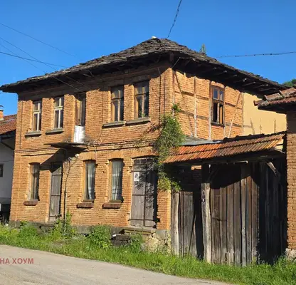 Снимка 3 — Къща в Ловеч, с. Горно трапе