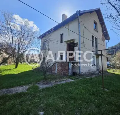 Photo 2 — House in област София, Govedarci