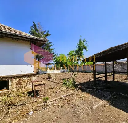 Photo 4 — House with 2 bedrooms in Kitka village, Varna region, with yard