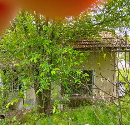 Снимка 2 — Къща във Велико Търново, с. Козловец