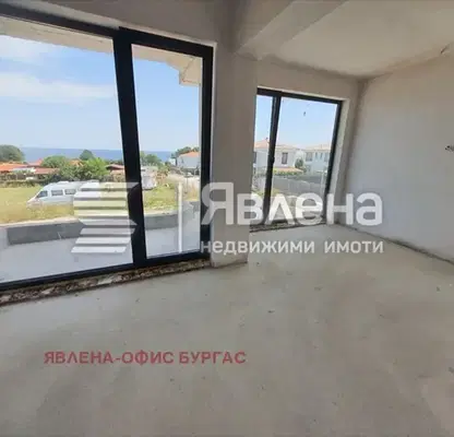 Снимка 2 — Къща в Бургас, с. Лозенец