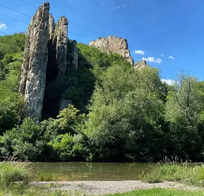 Снимка 2 — Тристаен къща с панорамна тераса в с. Лютиброд, обл. Враца