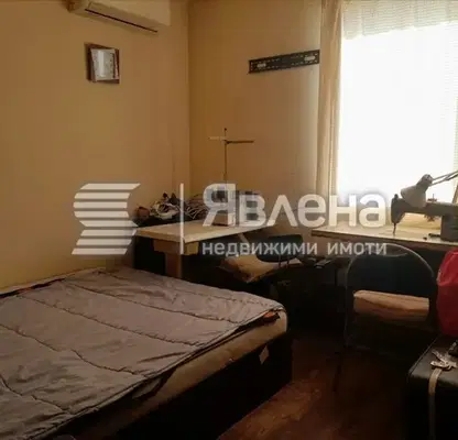 Снимка 5 — Къща с 5 стаи и голям двор в с. Манолско Конаре, обл. Пловдив