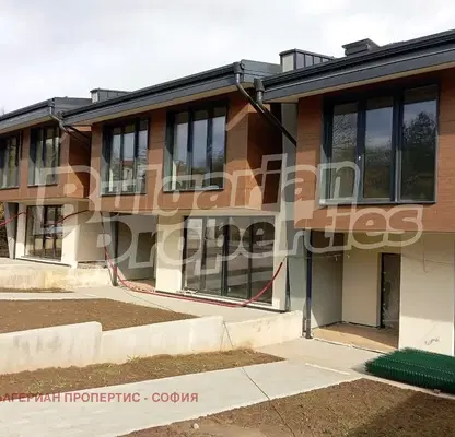 Photo 3 — House in Pancharevo