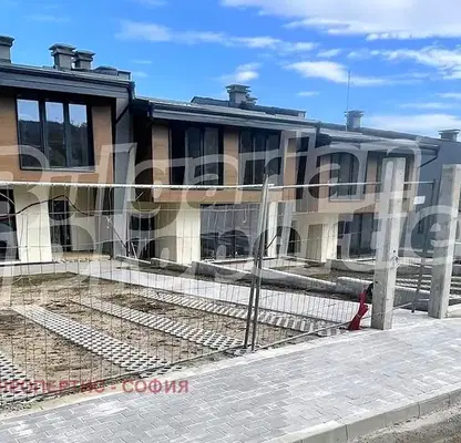 Photo 4 — House in Pancharevo