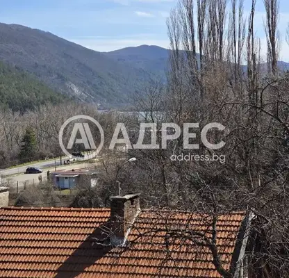 Photo 3 — House in Pancharevo