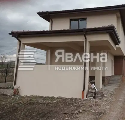 Photo 2 — House in област София, Prolesha