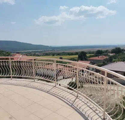Photo 5 — Spacious 9-room house with sea view in Rogachevo village