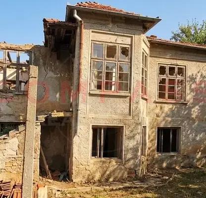 Снимка 2 — Къща във Варна, с. Зорница