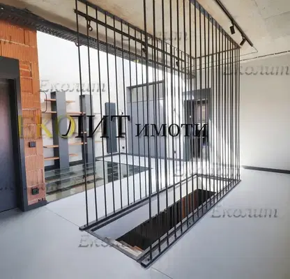 Photo 2 — Spacious house with 3 garages in Dragalevtsi, Sofia