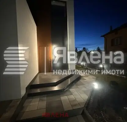 Photo 3 — Two-storey house with garage and terrace in Obelya, Sofia
