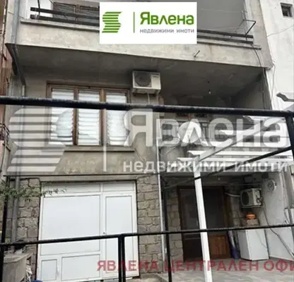 Снимка 3 — Просторна къща с 3 етажа в Созопол, близо до плаж