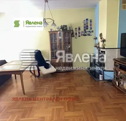Снимка 4 — Просторна къща с 3 етажа в Созопол, близо до плаж