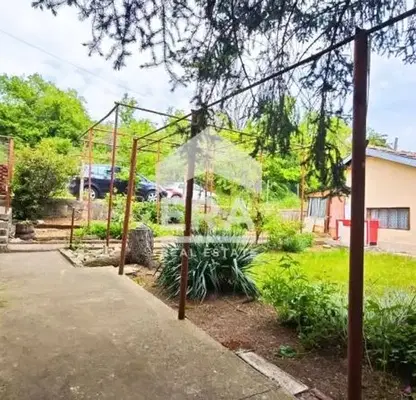 Снимка 4 — Къща в Търговище, Вилна зона