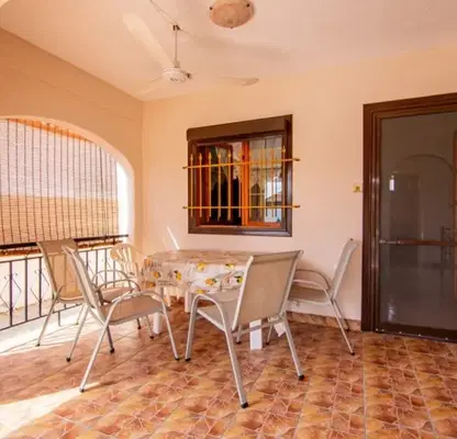 Снимка 3 — Къща във Варна, Център