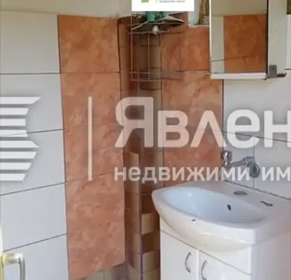 Снимка 4 — Къща във Варна, м-т Боровец - юг