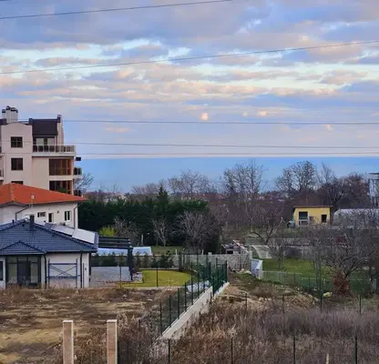 Снимка 5 — Къща с 6 стаи и морска гледка в м-т Горна Трака, Варна