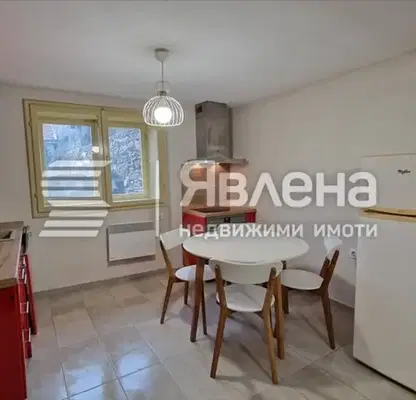 Снимка 2 — Къща в Пазарджик, Велин