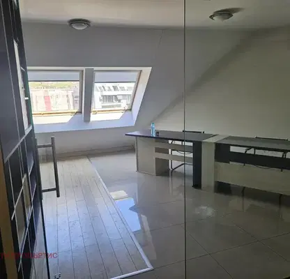 Photo 3 — Office in Благоев, Идеален център