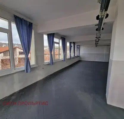 Photo 2 — Office in Благоев, Широк център