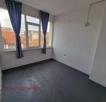 Photo 4 — Office in Благоев, Широк център