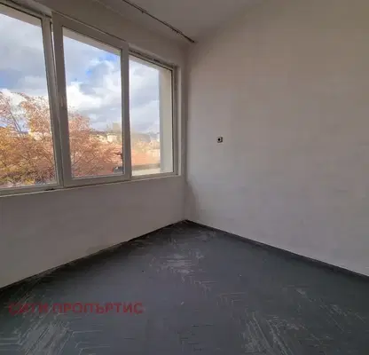 Photo 5 — Office in Благоев, Широк център