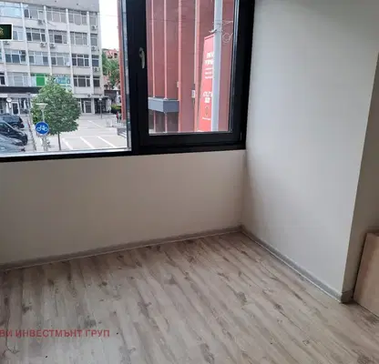 Photo 3 — Office in Pernik, Centyr