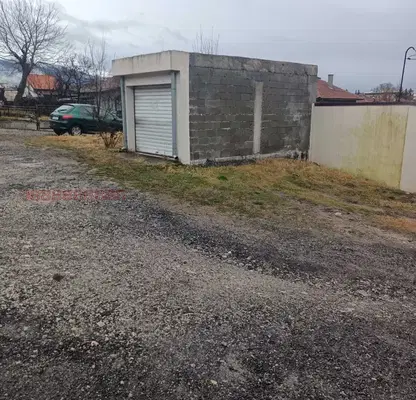 Photo 2 — Garage/Parking in Pernik, Iztok