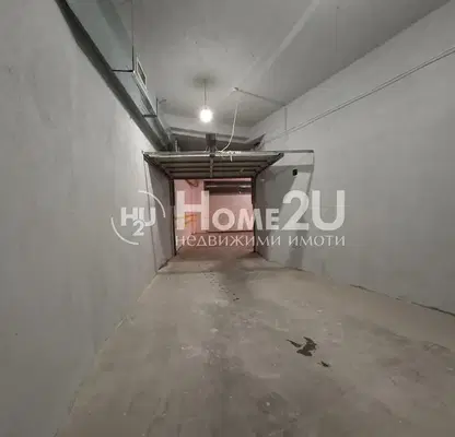 Photo 4 — Garage/Parking in Varna, Centyr