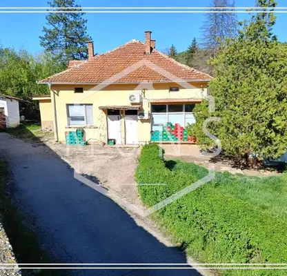 Снимка 3 — Магазин в Габрово, с. Добромирка