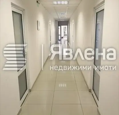 Снимка 3 — Склад в София, Военна рампа