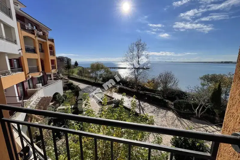 3-bedroom apartment in Oblast Burgas, Aheloi