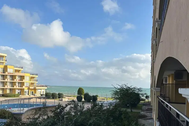 3-bedroom apartment in Oblast Burgas, Aheloi