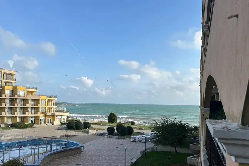3-bedroom apartment in Oblast Burgas, Aheloi