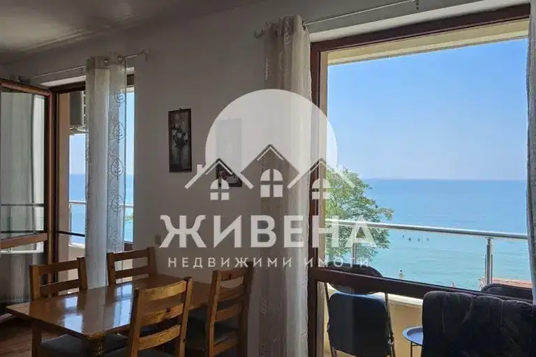Тристаен апартамент в Добрич, Балчик