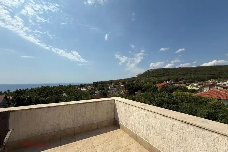 3-bedroom apartment in Oblast Dobrich, Balchik