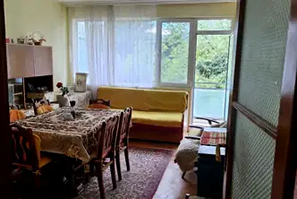 Тристаен апартамент в Банкя
