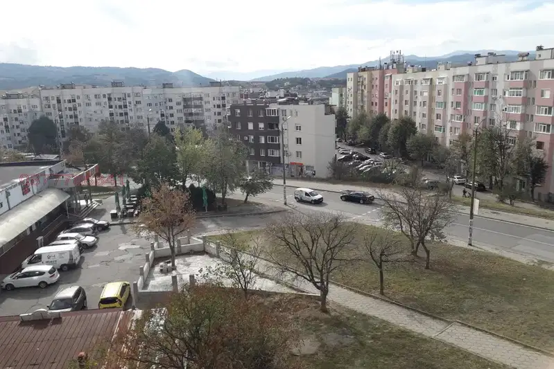 Тристаен апартамент в Благоев, Еленово 1