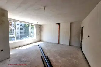 Тристаен апартамент в Благоев, Еленово 1