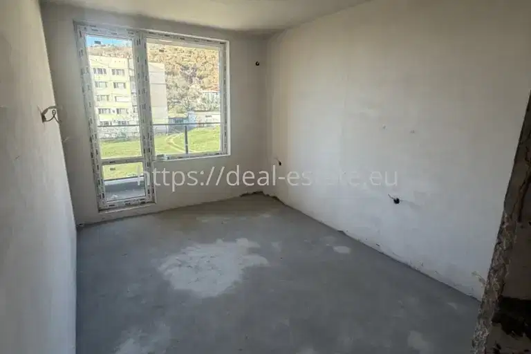 Тристаен апартамент в Благоев, Еленово 2