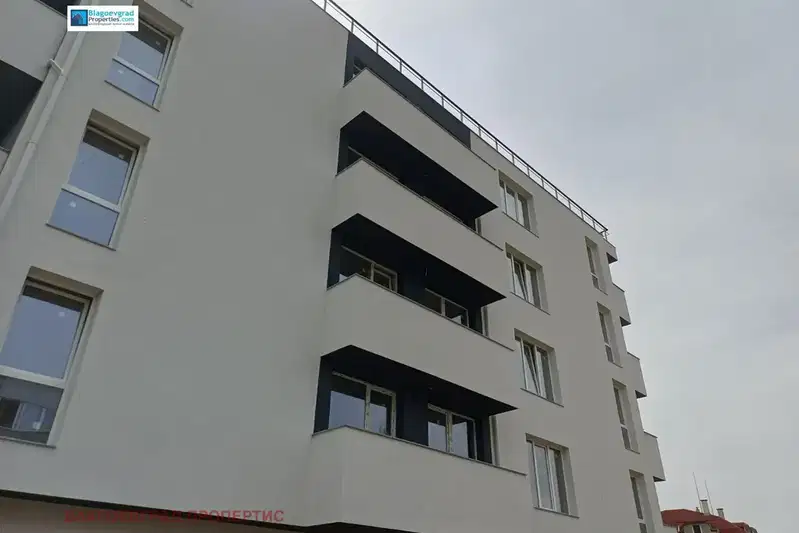 3-bedroom apartment in Благоев, Еленово 2