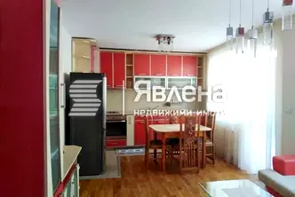 Тристаен апартамент в Благоев, Идеален център