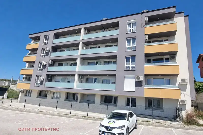 Тристаен апартамент в Благоев, Освобождение