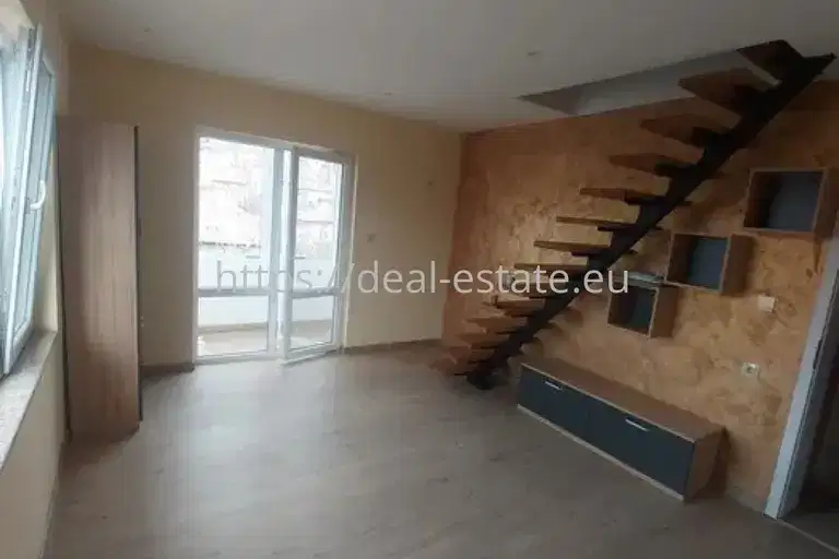5-bedroom apartment in Благоев, Широк център