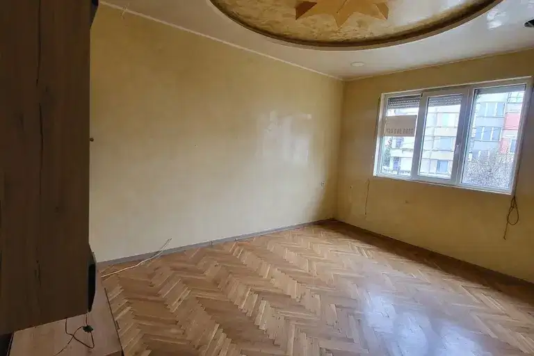 3-bedroom apartment in област София, Ботев