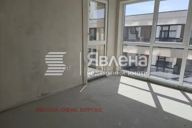 Двустаен апартамент в Братя Миладинови, Бургас с асансьор