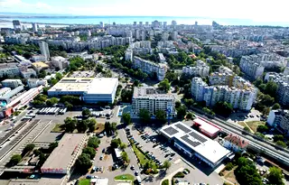 Тристаен апартамент в Братя Миладинови с модерно строителство