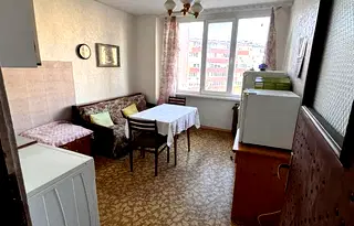 Тристаен апартамент в Братя Миладинови с тераса