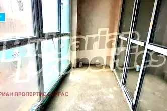 Тристаен апартамент в Братя Миладинови с панорамна гледка